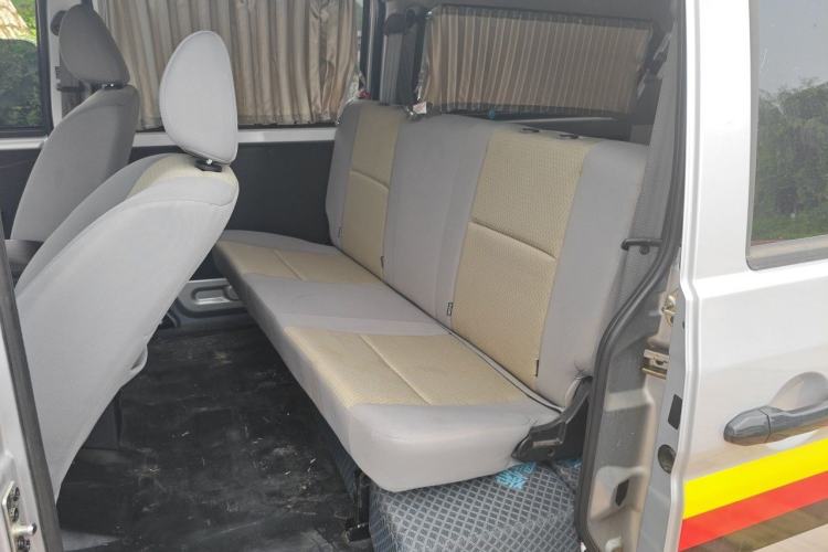Used Jinbei Hiace X30 2023 1.5L Super-Comfortable Passenger Van 5/6/7-Seater Non-Air-Conditioned Version Model SWC15M Left Rear Seat