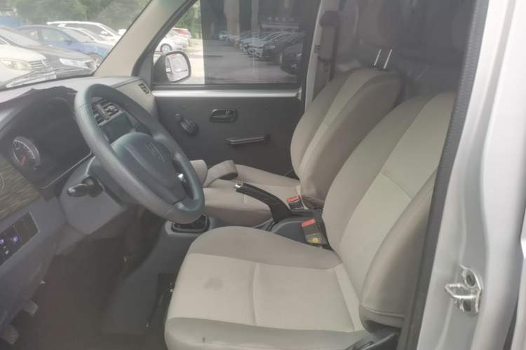 Used Jinbei Hiace X30 2023 1.5L Super-Enjoyment Van 2/5 Seats Non-Air-Conditioned Version SWC15M Left Rear Seat