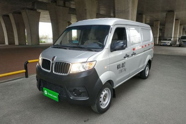Ojetý Jinbei Hiace X30 2023 1.5L Super-Enjoyment Van 2/5 Seats Non-Air-Conditioned Version SWC15M