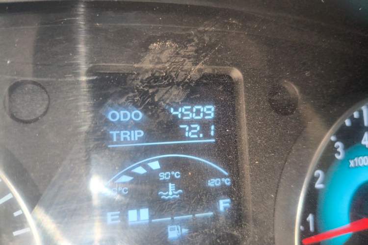 Used Jinbei Hiace X30 2023 1.5L Wealthy-Style Passenger Van 5/6/7-Seater Non-Air-Conditioned Version SWC15M Odometer Close Up