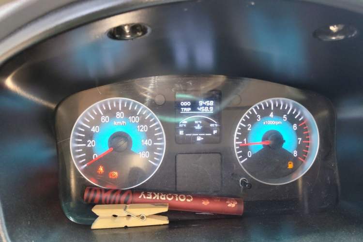 Used Jinbei Hiace X30  Odometer Close Up