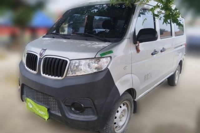 Used Jinbei Hiace X30 2023 1.5L Super-Comfortable Passenger Van 5/6/7-Seater Non-Air-Conditioned Version Model SWC15M