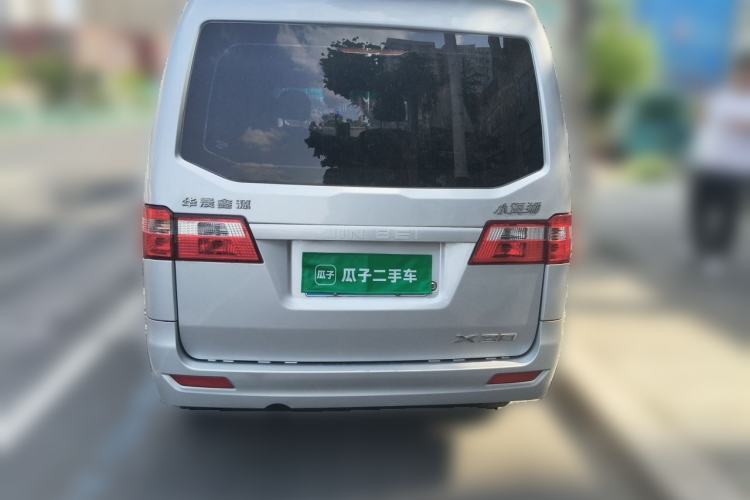 Used Jinbei Hiace X30 2023 1.5L Super-Comfortable Passenger Van 5/6/7-Seater Non-Air-Conditioned Version Model SWC15M Rear