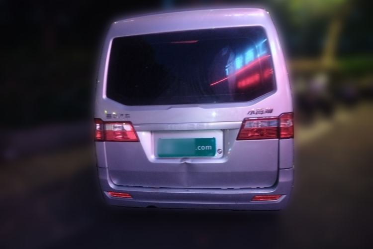 Used Jinbei Hiace X30 2023 1.5L Super-Comfortable Passenger Van 5/6/7-Seater Non-Air-Conditioned Version Model SWC15M Rear