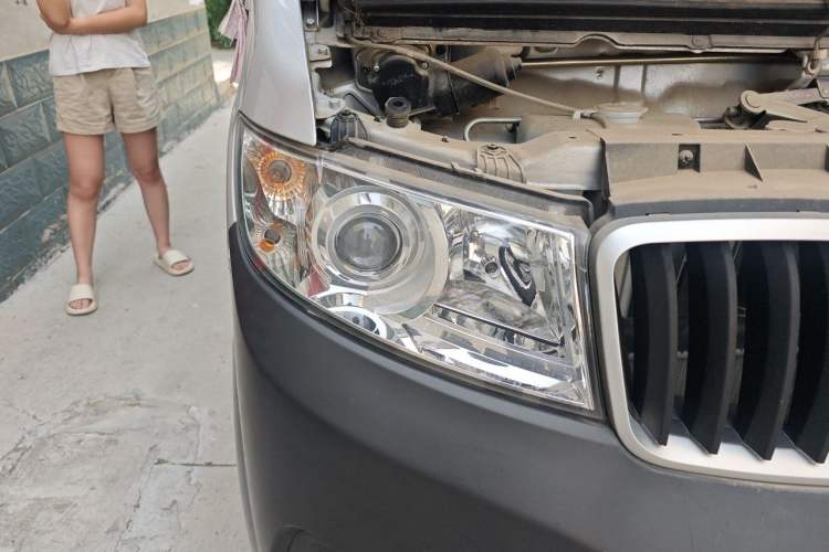 Used Jinbei Hiace X30 2023 1.5L Super-Enjoyment Van 2/5 Seats Non-Air-Conditioned Version SWC15M Right Front Headlight