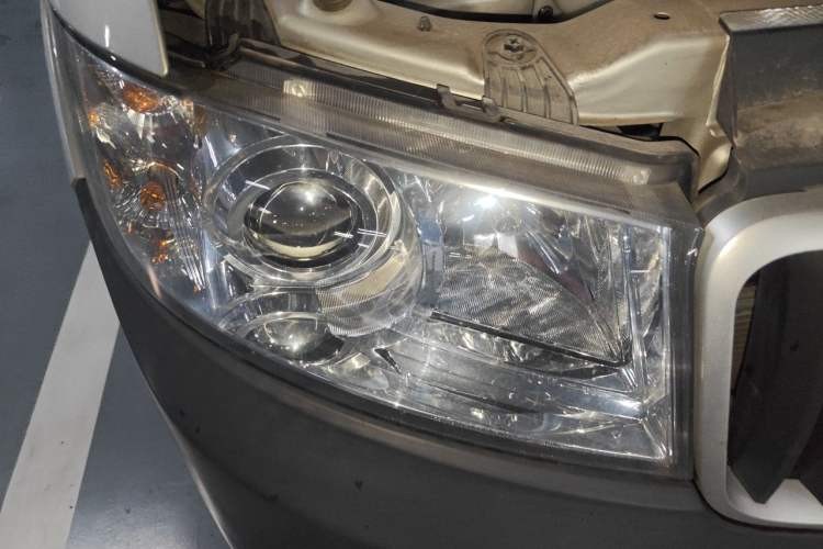 Used Jinbei Hiace X30 2023 1.5L Super-Enjoyment Van 2/5 Seats Non-Air-Conditioned Version SWC15M Right Front Headlight