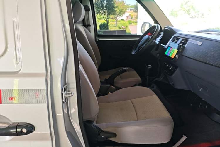 Used Jinbei Hiace X30 2023 1.5L Super-Enjoyment Van 2/5 Seats Non-Air-Conditioned Version SWC15M Right Front Seat