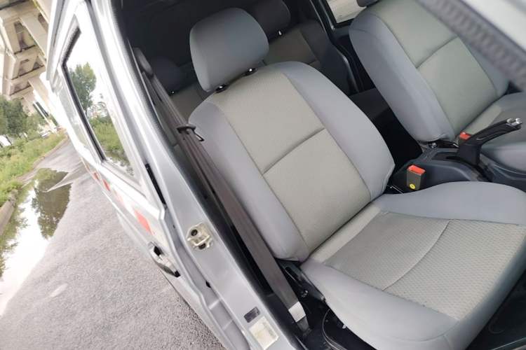 Used Jinbei Hiace X30 2023 1.5L Super-Enjoyment Van 2/5 Seats Non-Air-Conditioned Version SWC15M Right Front Seat