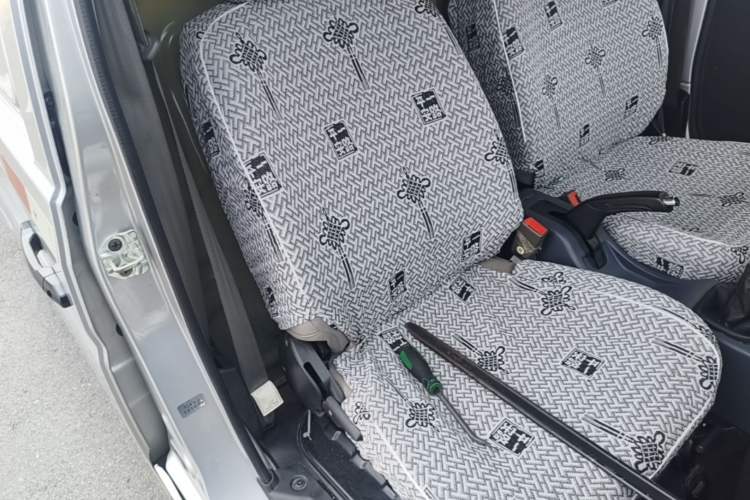 Used Jinbei Hiace X30 2023 1.5L Super-Enjoyment Van 2/5 Seats Non-Air-Conditioned Version SWC15M Right Front Seat