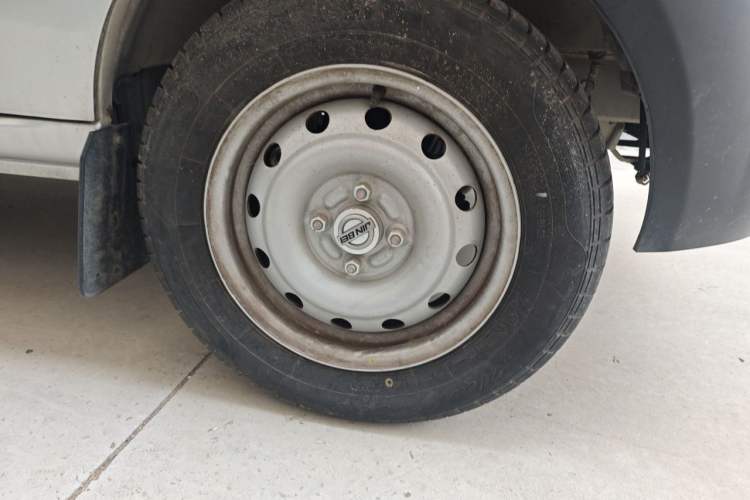 Used Jinbei Hiace X30 2023 1.5L Super-Enjoyment Van 2/5 Seats Non-Air-Conditioned Version SWC15M Right Front Wheel Hub