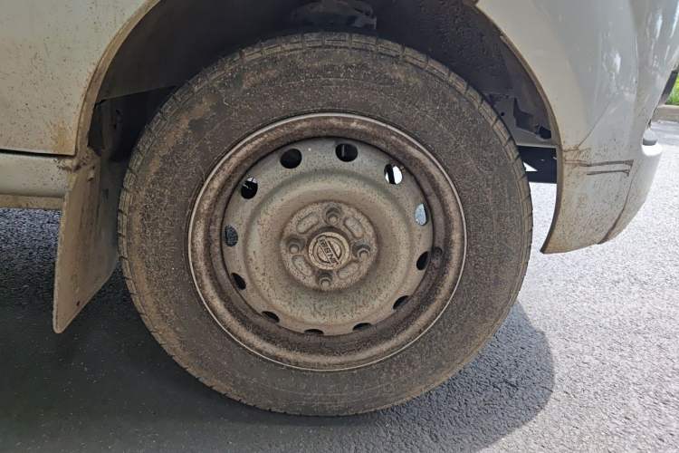 Used Jinbei Hiace X30 2023 1.5L Super-Enjoyment Van 2/5 Seats Non-Air-Conditioned Version SWC15M Right Front Wheel Hub