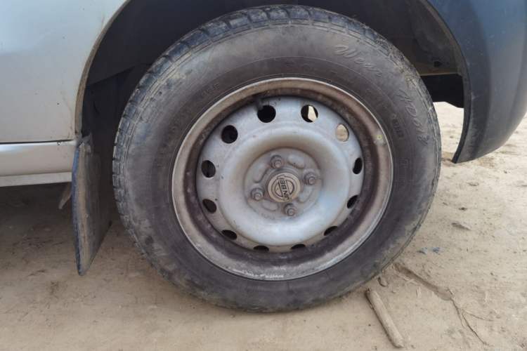 Used Jinbei Hiace X30 2023 1.5L Super-Enjoyment Van 2/5 Seats Non-Air-Conditioned Version SWC15M Right Front Wheel Hub