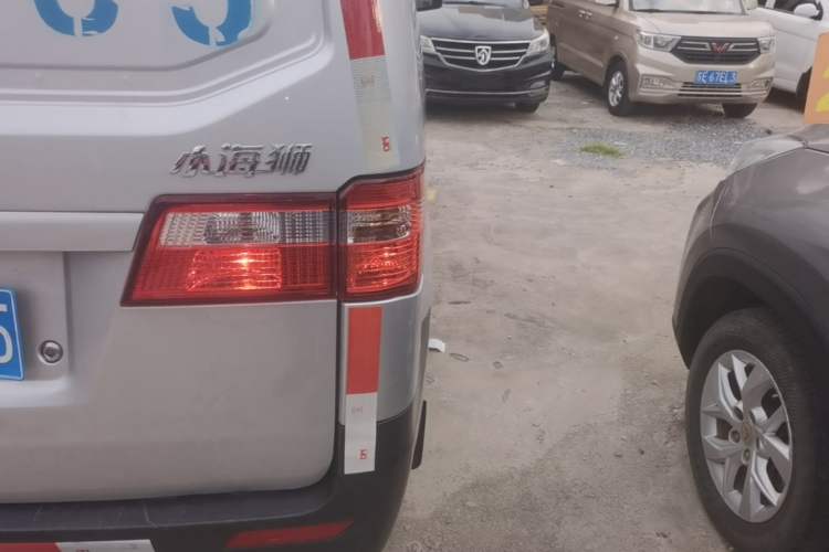 Used Jinbei Hiace X30 2023 1.5L Super-Enjoyment Van 2/5 Seats Non-Air-Conditioned Version SWC15M Right Rear Taillight