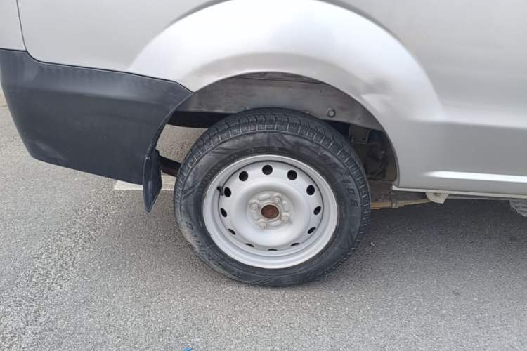 Used Jinbei Hiace X30 2023 1.5L Super-Enjoyment Van 2/5 Seats Non-Air-Conditioned Version SWC15M Right Rear Wheel Hub