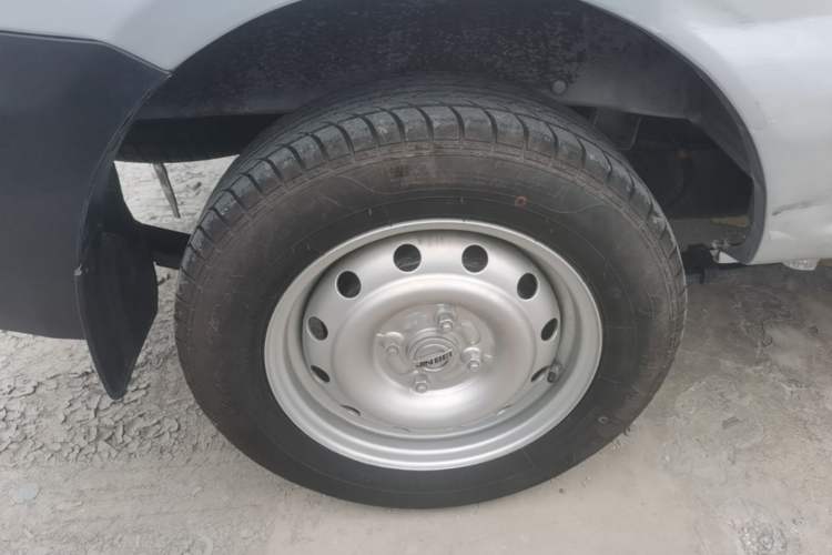 Used Jinbei Hiace X30 2023 1.5L Super-Enjoyment Van 2/5 Seats Non-Air-Conditioned Version SWC15M Right Rear Wheel Hub