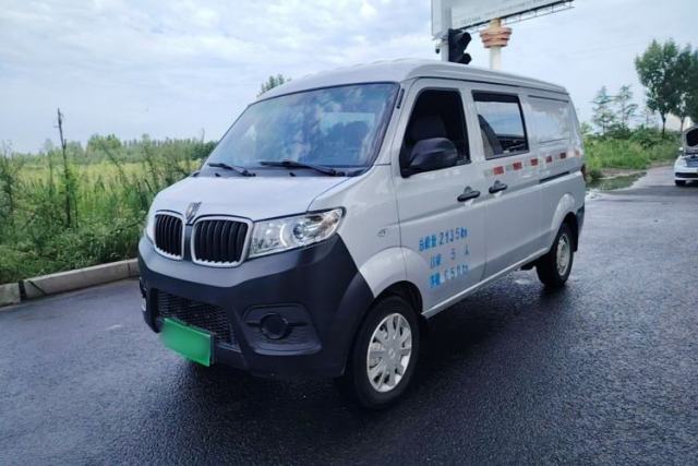 Used Jinbei Hiace X30 2023 1.5L Super-Enjoyment Van 2/5 Seats Non-Air-Conditioned Version SWC15M