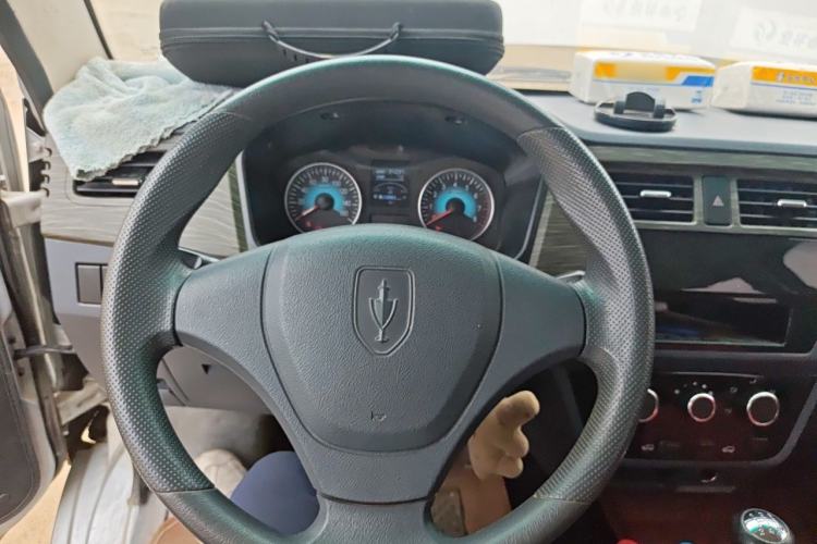 Used Jinbei Hiace X30 2023 1.5L Wealthy-Style Passenger Van 5/6/7-Seater Non-Air-Conditioned Version SWC15M Steering Wheel