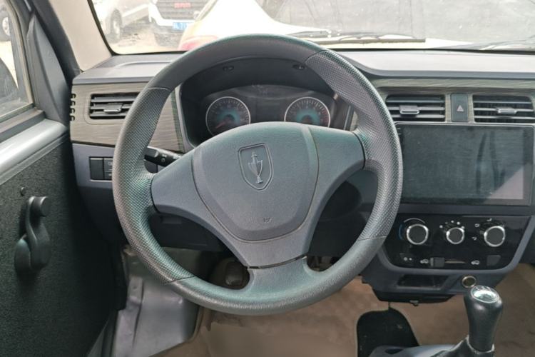 Used Jinbei Hiace X30 2023 1.5L Super-Comfortable Passenger Van 5/6/7-Seater Non-Air-Conditioned Version Model SWC15M Steering Wheel