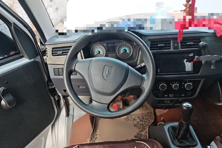 Used Jinbei Hiace X30 2023 1.5L Super-Comfortable Passenger Van 5/6/7-Seater Non-Air-Conditioned Version Model SWC15M Steering Wheel