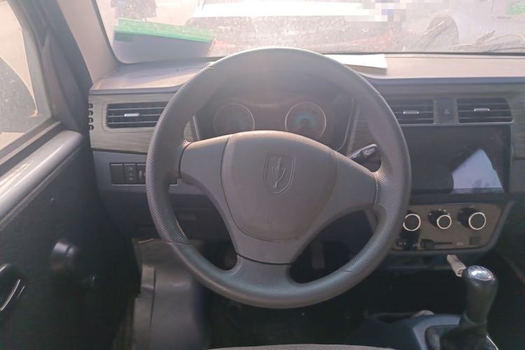 Used Jinbei Hiace X30 2023 1.5L Super-Comfortable Passenger Van 5/6/7-Seater Non-Air-Conditioned Version Model SWC15M Steering Wheel