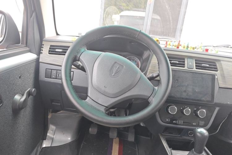 Used Jinbei Hiace X30 2023 1.5L Super-Comfortable Passenger Van 5/6/7-Seater Non-Air-Conditioned Version Model SWC15M Steering Wheel