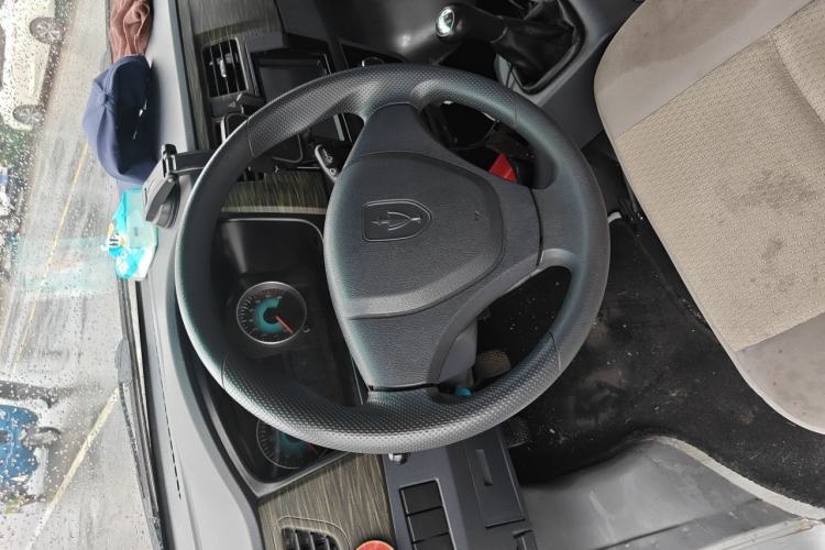 Used Jinbei Hiace X30 2023 1.5L Super-Comfortable Passenger Van 5/6/7-Seater Non-Air-Conditioned Version Model SWC15M Steering Wheel