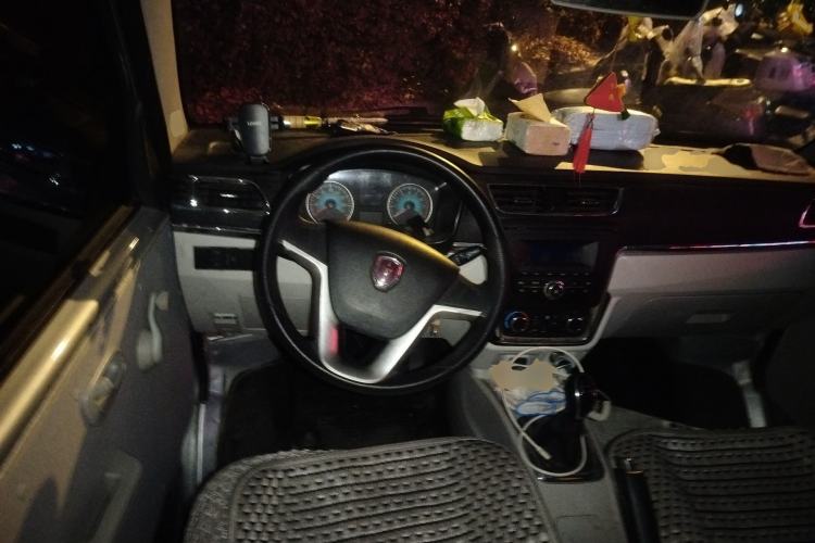 Used Jinbei Hiace X30 2023 1.5L Super-Comfortable Passenger Van 5/6/7-Seater Non-Air-Conditioned Version Model SWC15M Steering Wheel