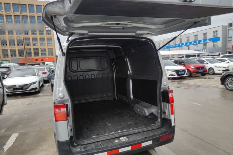 Used Jinbei Hiace X30 2023 1.5L Super-Enjoyment Van 2/5 Seats Non-Air-Conditioned Version SWC15M Trunk