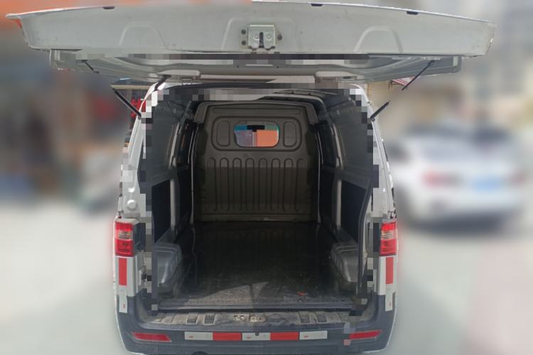 Used Jinbei Hiace X30 2023 1.5L Super-Enjoyment Van 2/5 Seats Non-Air-Conditioned Version SWC15M Trunk