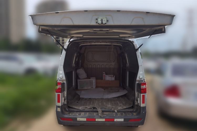 Used Jinbei Hiace X30 2023 1.5L Super-Enjoyment Van 2/5 Seats Non-Air-Conditioned Version SWC15M Trunk
