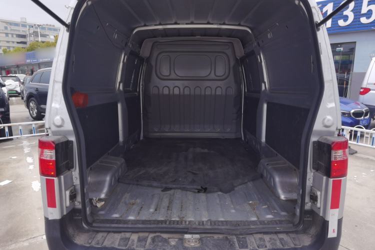 Used Jinbei Hiace X30 2023 1.5L Super-Enjoyment Van 2/5 Seats Non-Air-Conditioned Version SWC15M Trunk