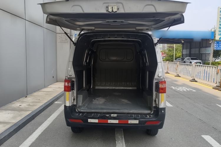 Used Jinbei Hiace X30 2023 1.5L Super-Enjoyment Van 2/5 Seats Non-Air-Conditioned Version SWC15M Trunk
