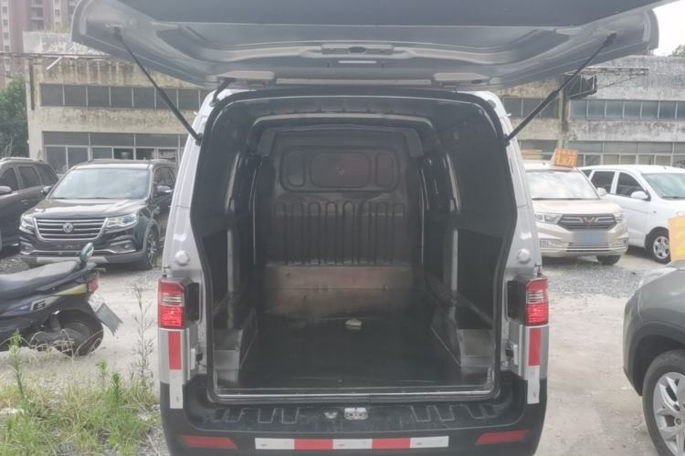 Used Jinbei Hiace X30 2023 1.5L Super-Enjoyment Van 2/5 Seats Non-Air-Conditioned Version SWC15M Trunk