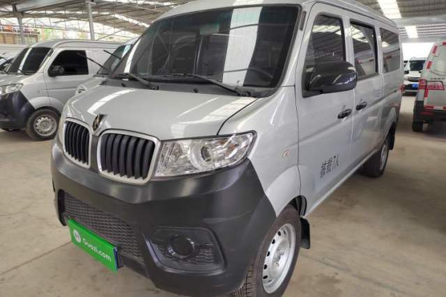 Used Jinbei Hiace X30 2023 1.5L Super-Comfortable Passenger Van 5/6/7-Seater Non-Air-Conditioned Version Model SWC15M