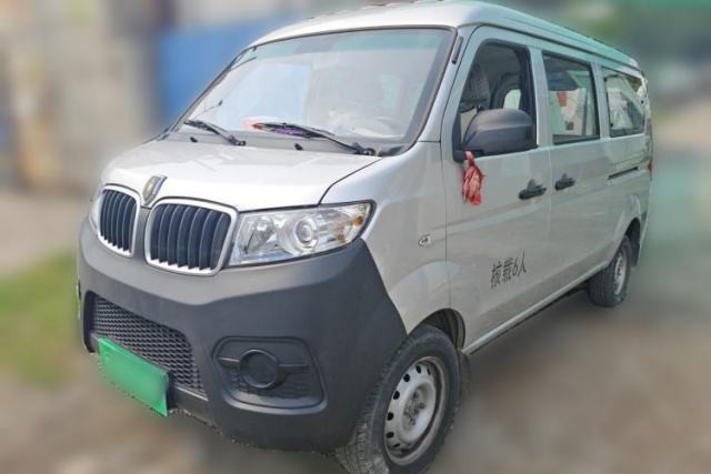 Used Jinbei Hiace X30 2023 1.5L Super-Comfortable Passenger Van 5/6/7-Seater Non-Air-Conditioned Version Model SWC15M