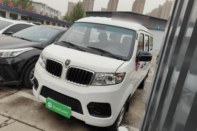 Used Jinbei Hiace X30 2023 1.5L Super-Comfortable Passenger Van 5/6/7-Seater Non-Air-Conditioned Version Model SWC15M
