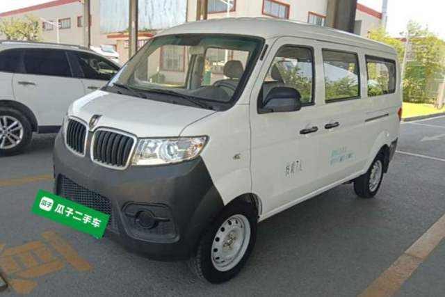 Used Jinbei Hiace X30 2023 1.5L Super-Comfortable Passenger Van 5/6/7-Seater Non-Air-Conditioned Version Model SWC15M