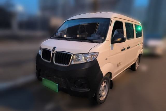 Used Jinbei Hiace X30 2023 1.5L Super-Comfortable Passenger Van 5/6/7-Seater Non-Air-Conditioned Version Model SWC15M