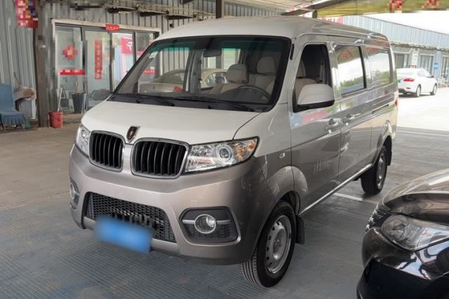 Used Jinbei Hiace X30 2023 1.5L Wealthy Van 2/5-Seater Non-Air-Conditioned Version SWC15M