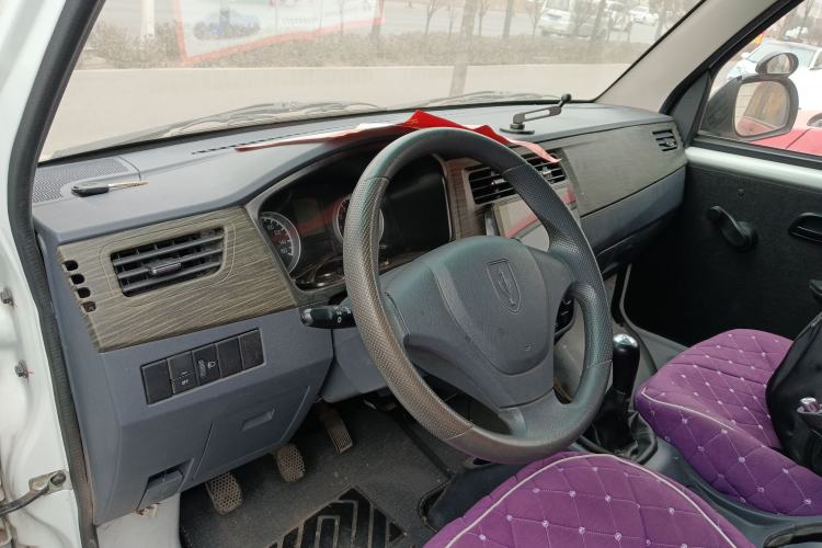 Used Jinbei Hiace X30 2023 1.5L Super-Enjoyment Van 2/5 Seats Non-Air-Conditioned Version SWC15M Center Console