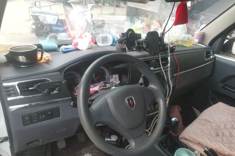 Used Jinbei Hiace X30 2023 1.5L Wealthy Van 2/5-Seater Non-Air-Conditioned Version SWC15M Center Console
