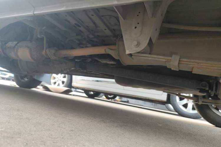 Used Jinbei Hiace X30 2023 1.5L Wealthy-Style Passenger Van 5/6/7-Seater Non-Air-Conditioned Version SWC15M Chassis Rear Left