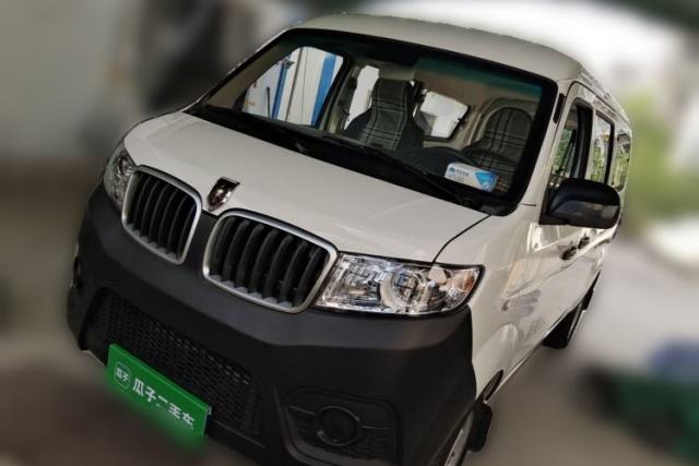 Used Jinbei Hiace X30 2023 1.5L Super-Comfortable Passenger Van 5/6/7-Seater Non-Air-Conditioned Version Model SWC15M