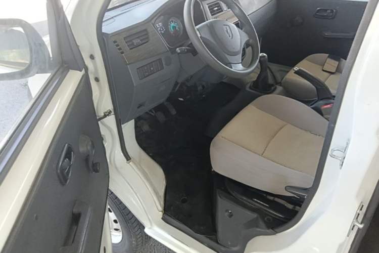 Used Jinbei Hiace X30 2023 1.5L Super-Comfortable Passenger Van 5/6/7-Seater Non-Air-Conditioned Version Model SWC15M Driver Seat