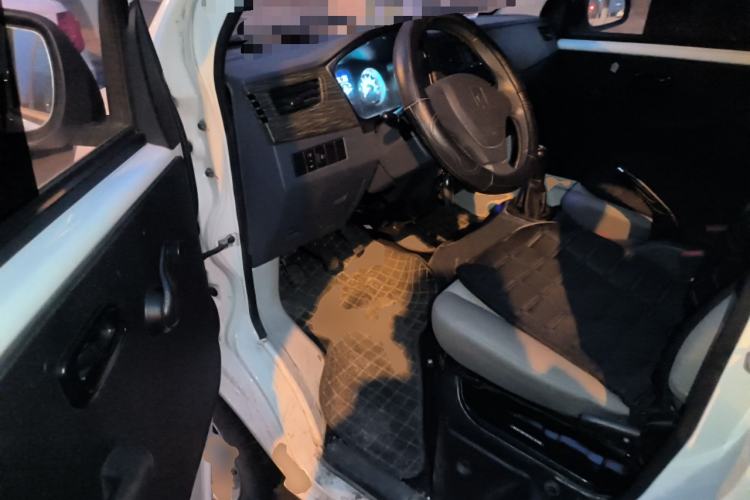 Used Jinbei Hiace X30 2023 1.5L Super-Comfortable Passenger Van 5/6/7-Seater Non-Air-Conditioned Version Model SWC15M Driver Seat