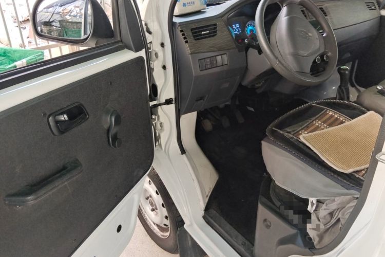 Used Jinbei Hiace X30 2023 1.5L Super-Comfortable Passenger Van 5/6/7-Seater Non-Air-Conditioned Version Model SWC15M Driver Seat