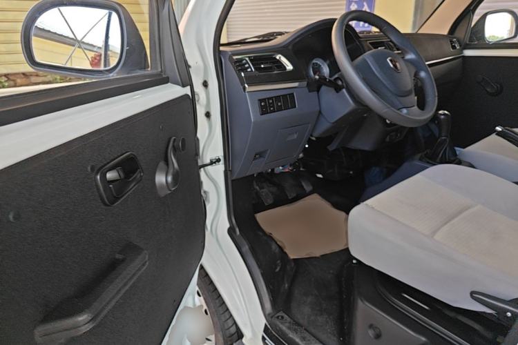 Used Jinbei Hiace X30 2023 1.5L Super-Enjoyment Van 2/5 Seats Non-Air-Conditioned Version SWC15M Driver Seat