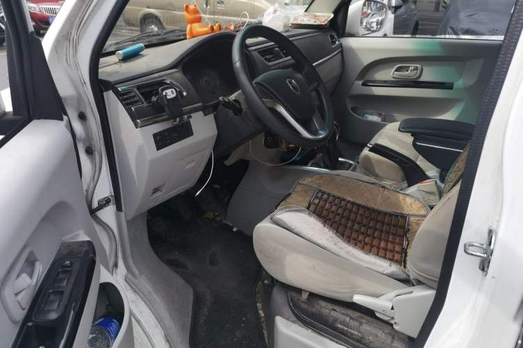 Used Jinbei Hiace X30 2023 1.5L Business-Style Passenger Van 5/6/7-Seater Non-Air-Conditioned Version SWC15M Driver Seat
