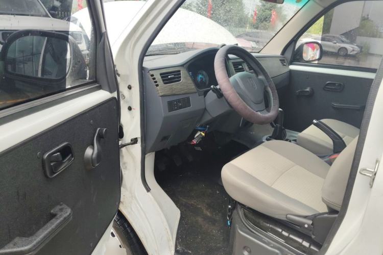 Used Jinbei Hiace X30 2023 1.5L Super-Comfortable Passenger Van 5/6/7-Seater Non-Air-Conditioned Version Model SWC15M Driver Seat