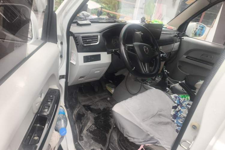 Used Jinbei Hiace X30 2023 1.5L Wealthy-Style Passenger Van 5/6/7-Seater Non-Air-Conditioned Version SWC15M Driver Seat